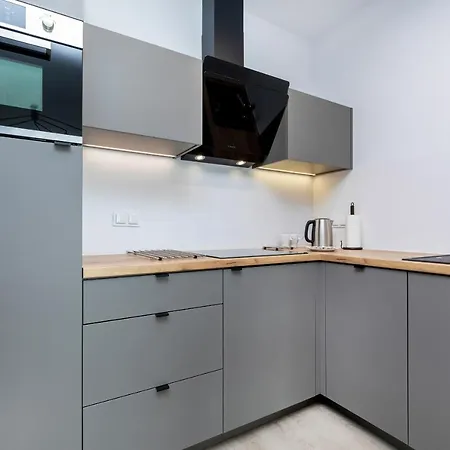 Modern Center By Renters דירה *