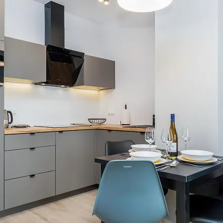 Modern Center By Renters דירה