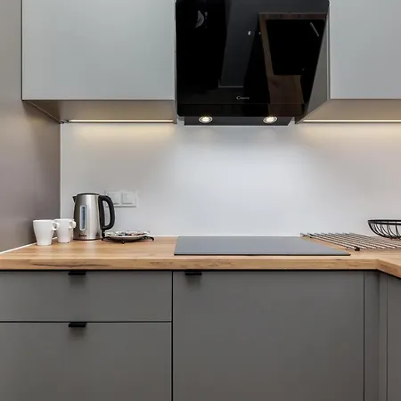 Modern Center By Renters דירה *