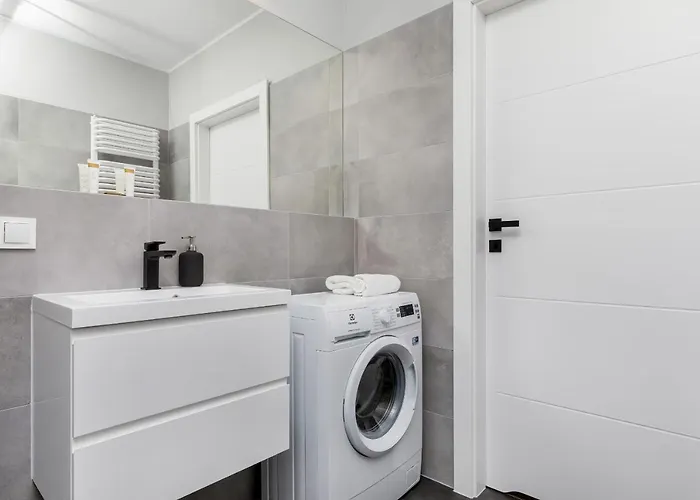 Modern Center By Renters * 포즈난