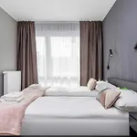 Modern Center By Renters Apartment Poznan
