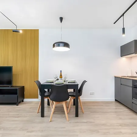 Modern Center By Renters Apartment *