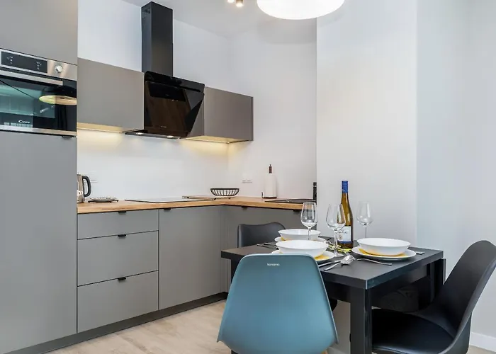 Modern Center By Renters Daire